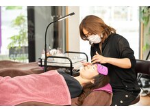 ニューステップ(Newstep)/低刺激グルーでお肌にやさしい