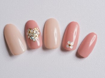 アイラッシュ ビューティー ラボ モナ(MONA)/