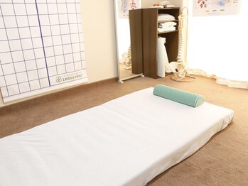 ニコラ(NICORA)/施術室（マット）