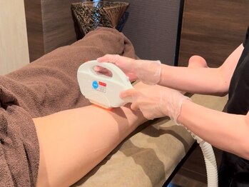 トータルビューティー グリッター(Total Beauty Glitter)の写真/《冷やす工程無しのスピーディー施術☆》VIOのくすみやお顔のトーンアップも効果的！脱毛しながら美肌へ♪