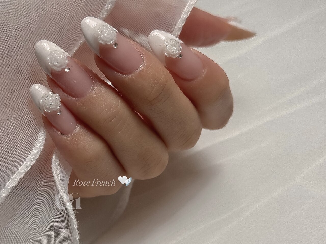 35))ホワイトネイル ネイルチップ フレンチガーリー ホログラム 囲みネイル 29))ホワイトネイル ネイルチップ フレンチガーリー ホログラム