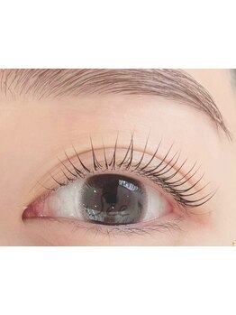 ナチュラル上品な目元にしたい