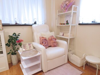 ティアラ(Tiara)の写真/【完全個室×検定取得のネイリスト在籍☆】貴女だけにご用意する個室空間で、美しいお手元へ仕上げます！