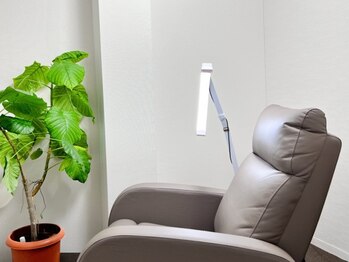 インパクトビューティー 問屋町(IMPACT BEAUTY)の写真/落ち着いた個室で、あなたの理想の眉毛を実現！上質な空間でゆったりとした時間をお過ごし頂けます♪