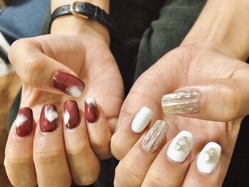 モグネイル(Mogunail)/アシンメトリーニュアンスネイル