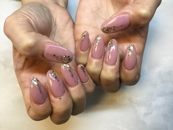 ラウト デコレーションアンドネイルサロン(Lauto Decoration&Nail Salon)/ゴールドラメアートネイル