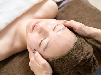 ソーレ(Sole)/《REVI ハーブピーリング8》