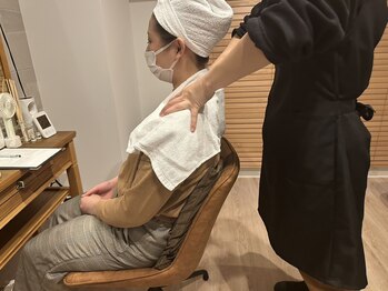 コカゲ 博多店(KOKAGE)/施術の流れ　肩マッサージ