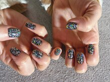 シー(Shhh...)/ブラックベースオーロラ