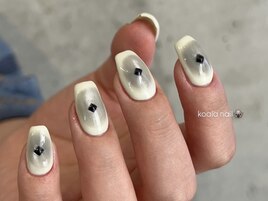 個性派ニュアンスネイル