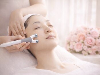 ルネ(Lune)の写真/小顔と美肌のWケア!丁寧なカウンセリングでお悩みに合わせてご提案♪毛穴/シワ/たるみ/ニキビケアにも◎