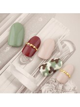 ラ カゼッタ(La casetta)/手描き迷彩ネイル