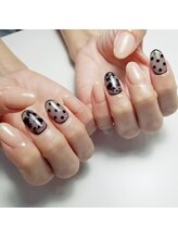 キイコネイル(kiiko.nail)/シースルーフラワー×ドット