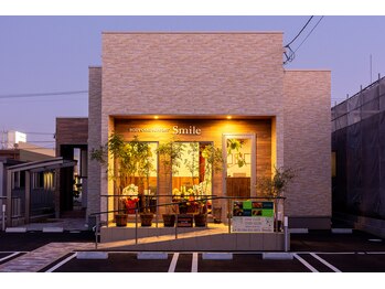 スマイル(Smile)/夕方の店舗の様子 No1