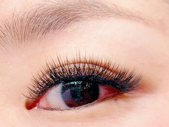 ミーモモ(MI-MOMO)の写真/eyelashworldcup受賞歴ありの実力派★他では叶わなかった圧倒的な持続力とボリュームを実現！