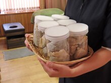 サロン シュシュ(salon chouchou)の雰囲気(冷えわ、よもぎ蒸しで内側から温め、巡りの土台を整えます。)