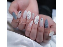 ネイルサロン R/スタイリングコースAKI　8030円