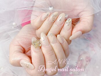 エンジェルネイルサロン(Angel nail salon)/シンプルベージュXラメX蝶々