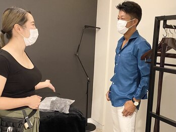 チューニングサロンオム 福岡博多店(tuning salon homme)/4,オリジナル室内着に着替え