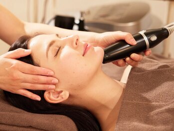 カドモリ 心斎橋(KADOMORI)の写真/【美容鍼・小顔矯正+マシンエステ/撮影・イベント前におすすめ◎】