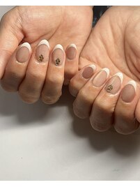 フレンチビジューネイル