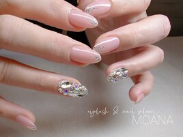 綺麗め♪ストーン敷きつめnail