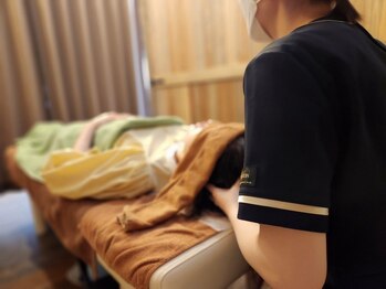 クマの冬眠 南川添店/施術風景