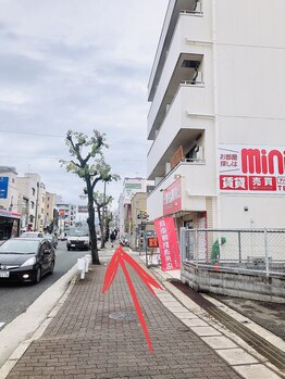 ジュノ(JUNO)/不動産屋、美容室の前を通過☆