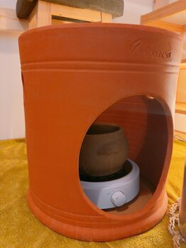 エテ ラ ボーテ 京都(ete La beaute)/黄土を使用した、座器と黄土壷