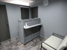 レブロン(LeBron)/受付、フロント