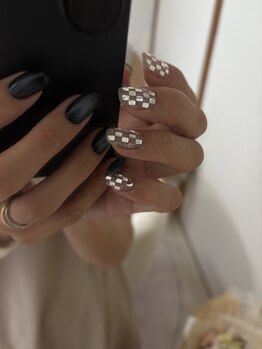 ローレル(Laurel)/ミラーボールネイル