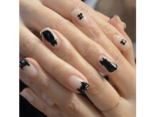 ネイルサロンアンドスクール リコ(Rico)の雰囲気（もうすぐハロウィンですね。黒猫がのぞいてます♪）