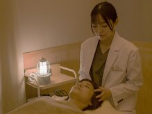 静かでそして清潔な空間で、リラックしながら施術。