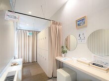 加圧ビューティーテラス うめだ阪急店の雰囲気(清潔感溢れる空間で快適にお召替えして頂けます。)