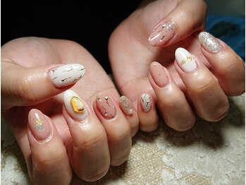 エール(Ailes)/小花ネイル