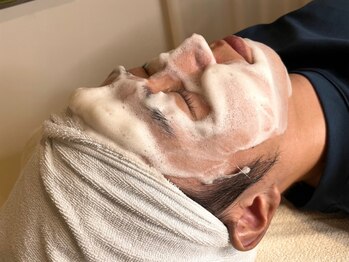 モニ(moni.)の写真/【メンズオススメ☆】ざらつき・毛穴皮脂汚れ・凸凹肌をハーブピーリングで清潔肌・ツヤ肌に!ニキビケアも!