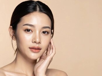 ココリラ(cocorira)の写真/徹底美白＆シミケアで輝く素肌へ♪リフトアップ効果で毛穴レスな艶肌を目指しましょう！