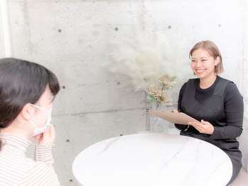 アイラ 天神橋店/カウンセリング風景