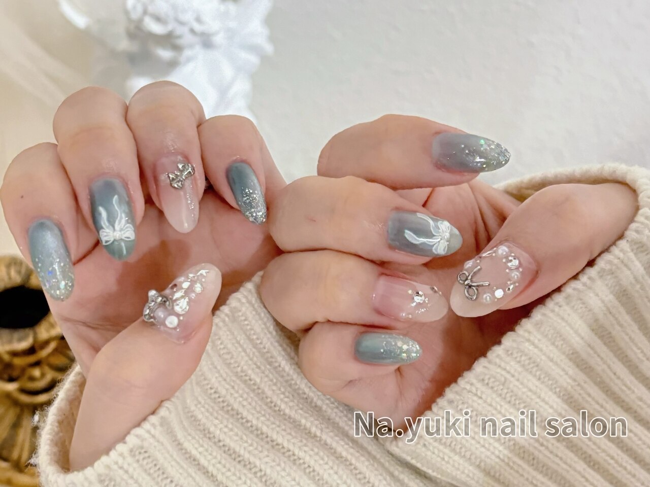 2026年冬トレンド】ブルー クリスマスのネイルデザイン集｜人気順