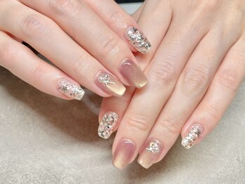 アンドエム(&M)の写真/お客様のご希望に親身に寄り添い、日常から特別な日まで華やかな指先に♪毎月変わる限定定額デザインも★