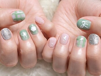 ファッシーナ(Fascina)/〇グリーンなラブリーネイル