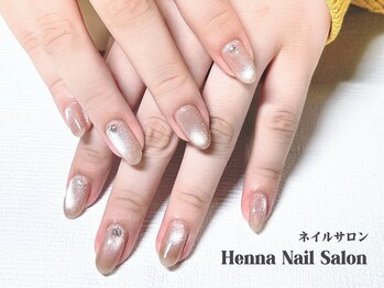 シンプルなのに華やかネイル