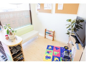 体つちや整骨院 整体院/キッズスペースあり。