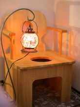 ラヴィアンローズ(La vie en Rose)/よもぎ蒸し/背もたれ付きイス