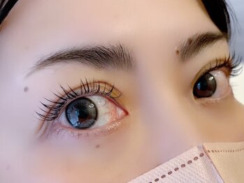 エフ(F...)/マツエク【フラットラッシ】