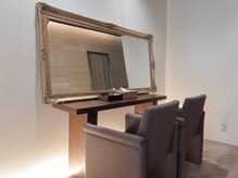 エムスラッシュアヴェダ 自由が丘(M.SLASH AVEDA)/ゆったりカウンセリングルーム