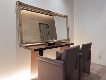 エムスラッシュアヴェダ 自由が丘(M.SLASH AVEDA)/ゆったりカウンセリングルーム