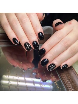 ポミ(POMI)/ブラック光沢×十字架ネイル