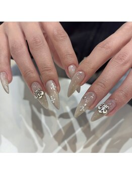 レイネイル 岡崎六名店(RAY NAIL)の写真/ハートやリボンのパーツ種類豊富！小さめリボン×肌なじみカラーで叶える、大人可愛いこだわりネイル♪