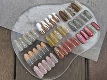 オッドジョブス ネイルアンドアイラッシュ 府中店(odd jobs Nail & Eyelash)の雰囲気（サンプルを多くご用意◎Instagram 【 oddjobsnail_fuchu 】）
